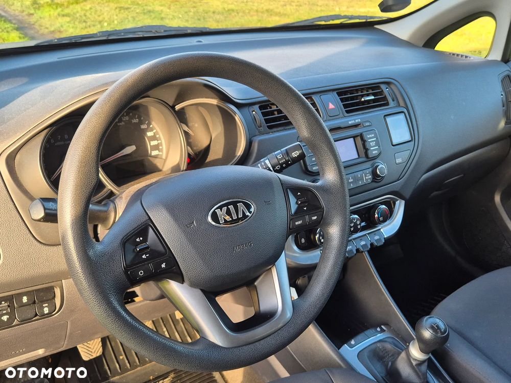 Kia Rio - 11