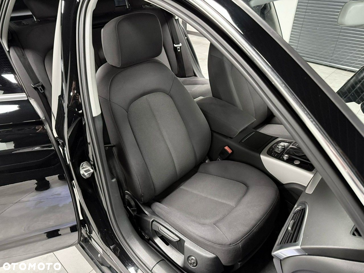 Audi A6 Avant 2.0 TDI Ultra S tronic - 35