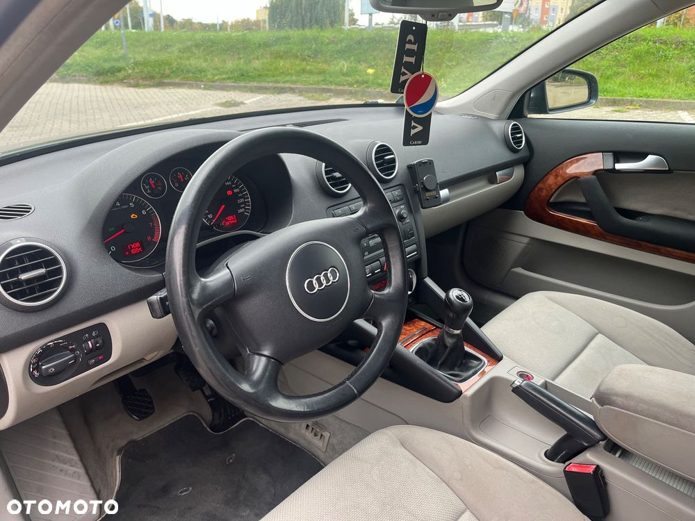 Audi A3 1.6 Attraction - 5