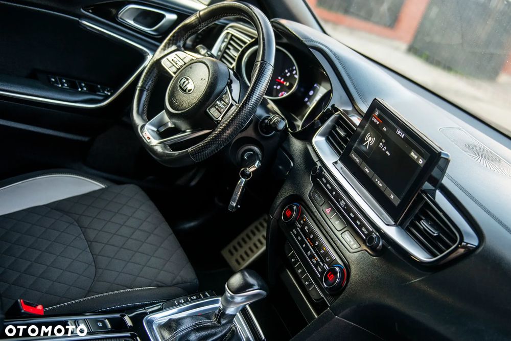 Kia ProCeed 1.4 T-GDI GT Line DCT - 36