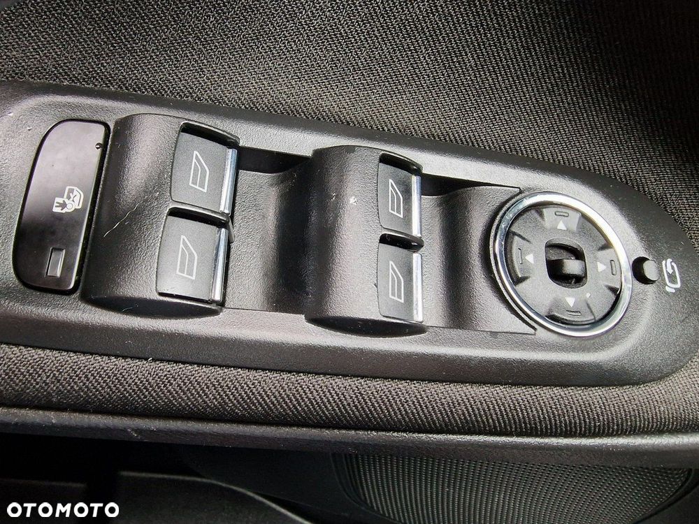 Ford S-Max 2.0 TDCi DPF Business Edition - 36