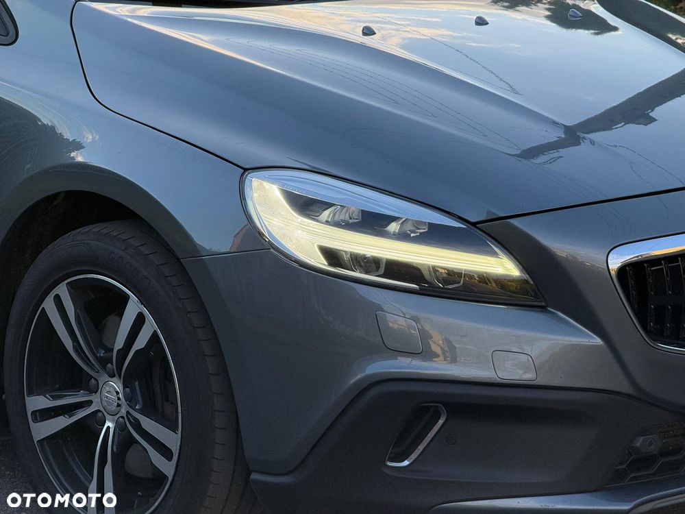 Volvo V40 Cross Country D3 Geartronic Momentum - 4