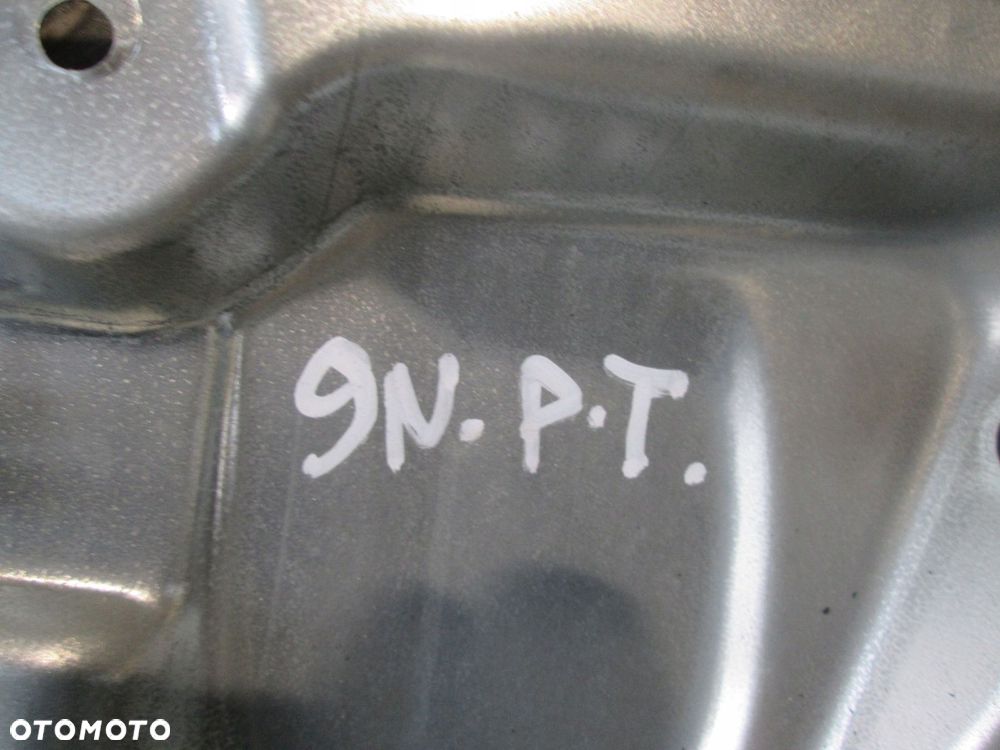 PODNOŚNIK MECHANIZM SZYBY PRAWY TYŁ ELEKTRYCZNY VW POLO IV 9N 01- 5 DRZWI - 2