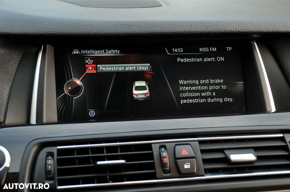 BMW Seria 5 525d xDrive - 17