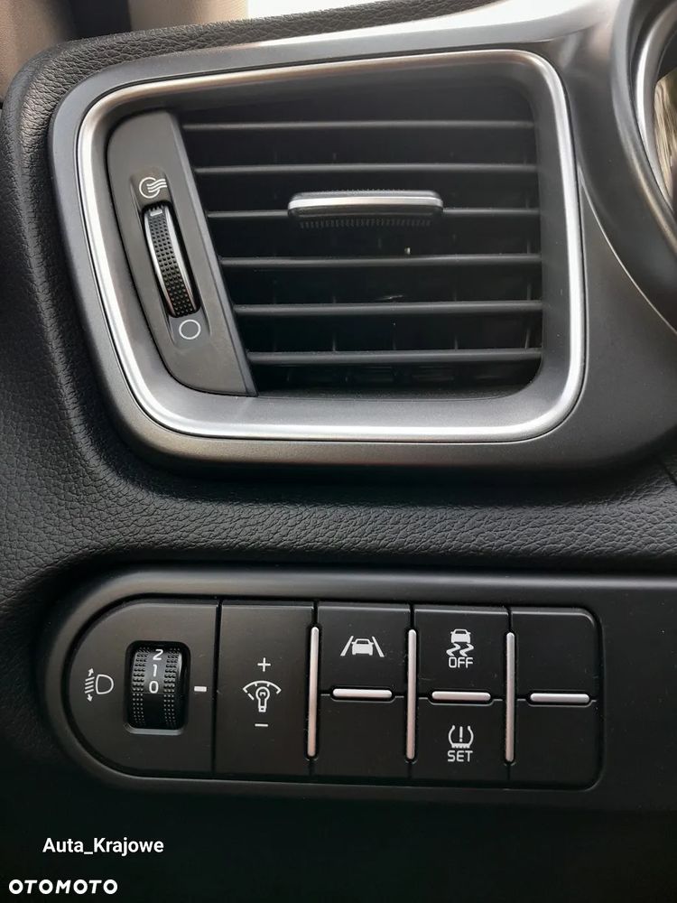 Kia Ceed 1.5 T-GDI M DCT - 24