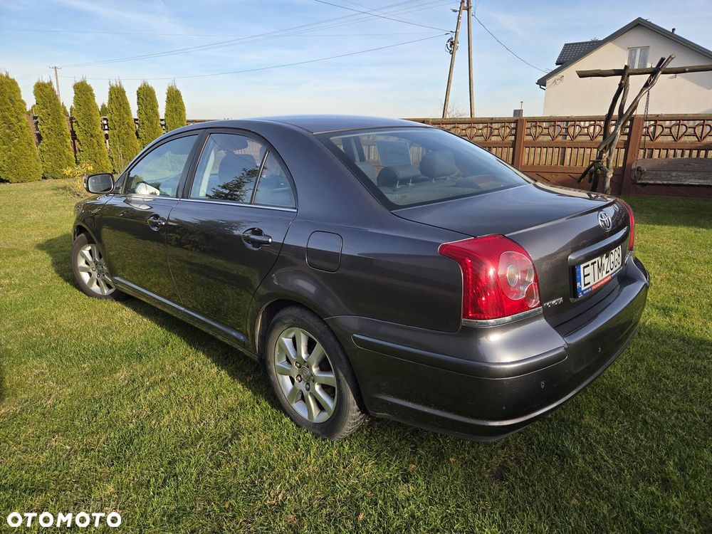 Toyota Avensis - 5