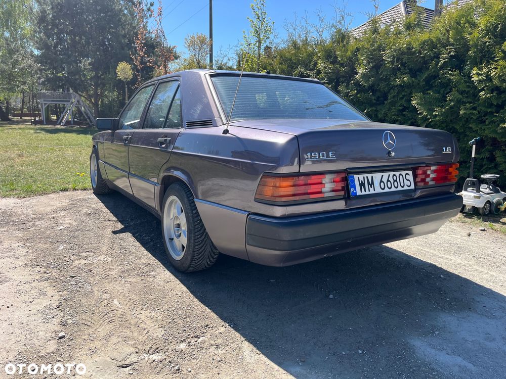 Mercedes-Benz W201 (190) - 2