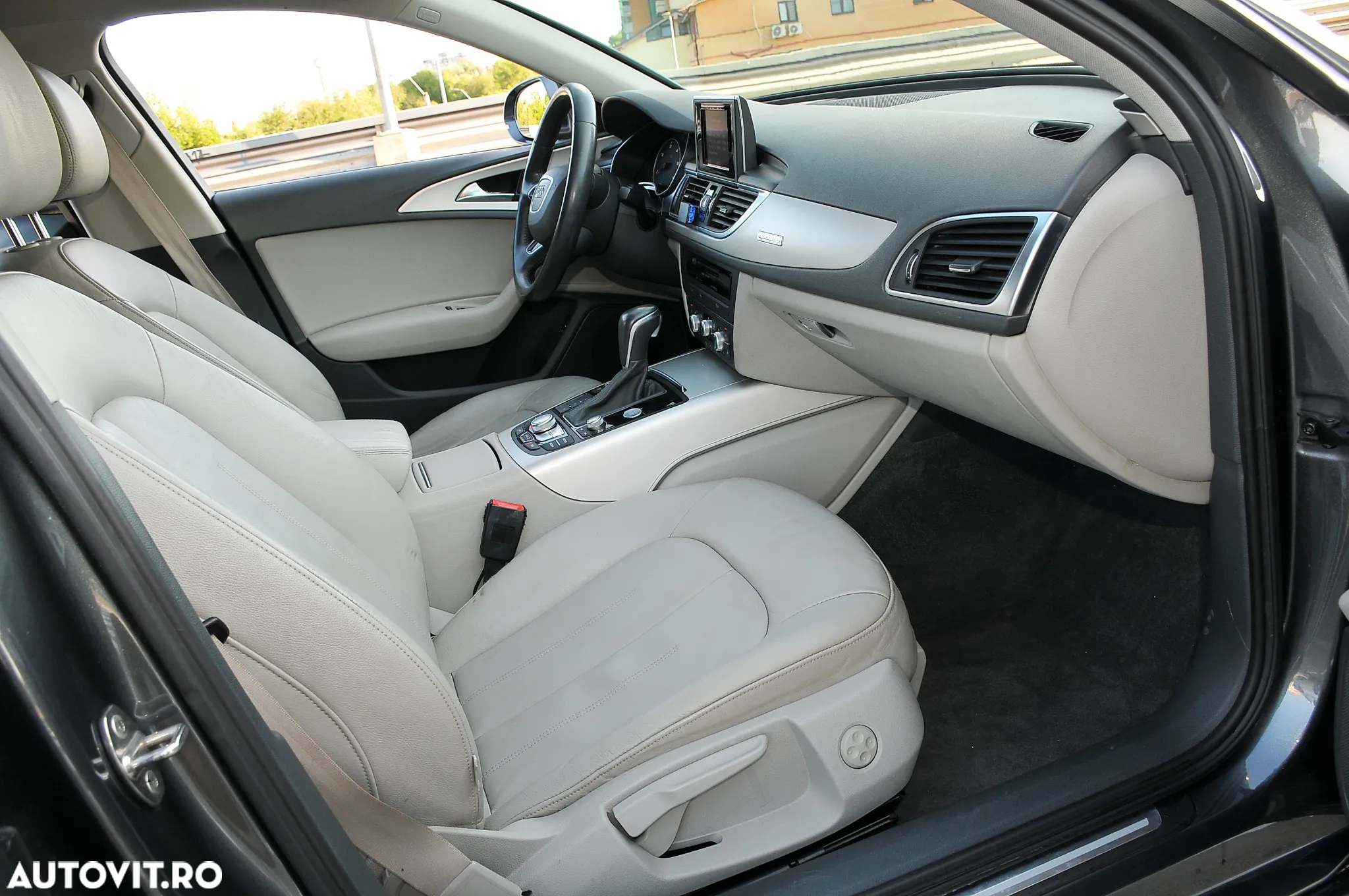 Audi A6 - 12