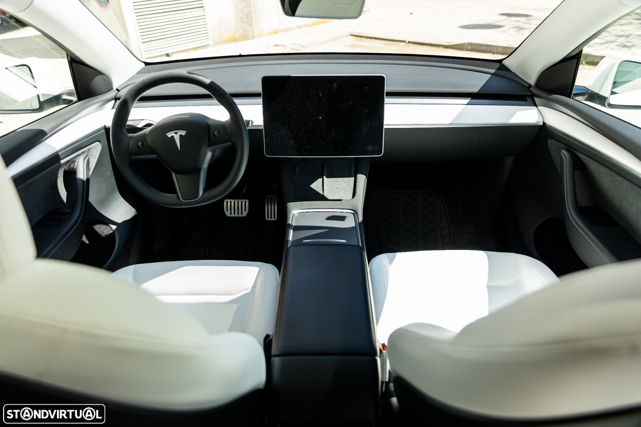 Tesla Model Y Performance Dual Motor AWD - 10