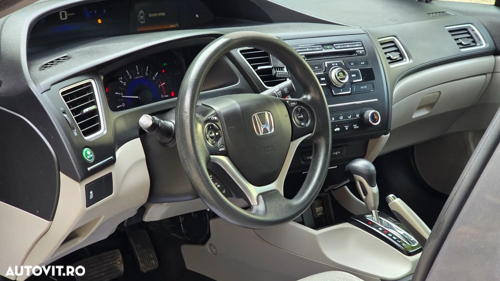 Honda Civic 1.8 Automatic ES - 12