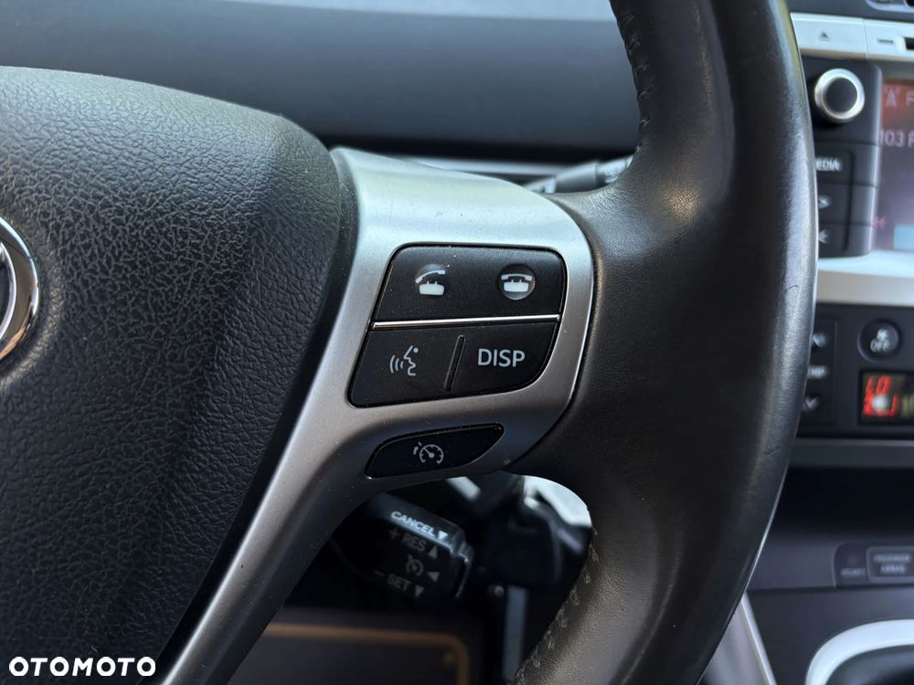 Toyota Verso 1.8 Premium 7os - 24