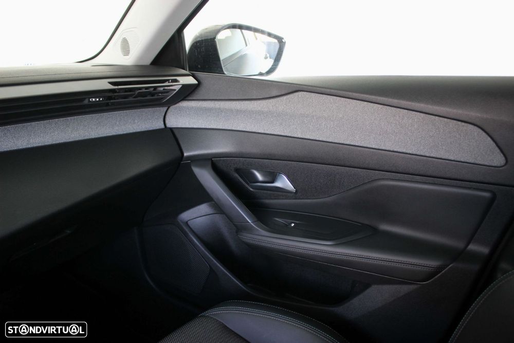 Peugeot 308 1.2 PureTech Allure - 37