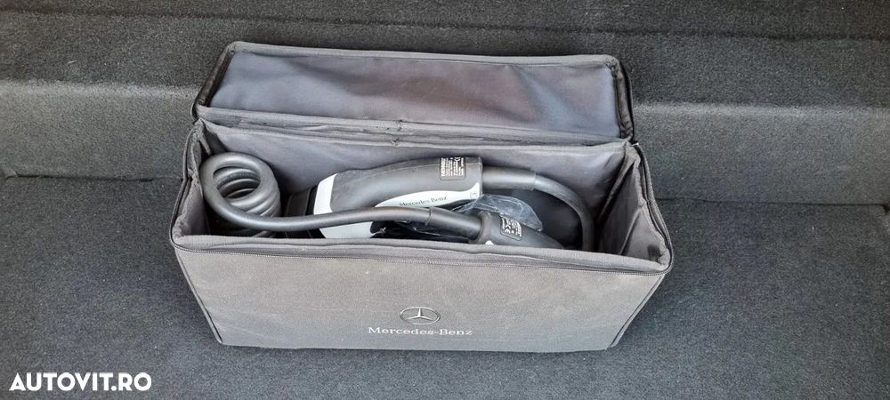 Mercedes-Benz E - 21