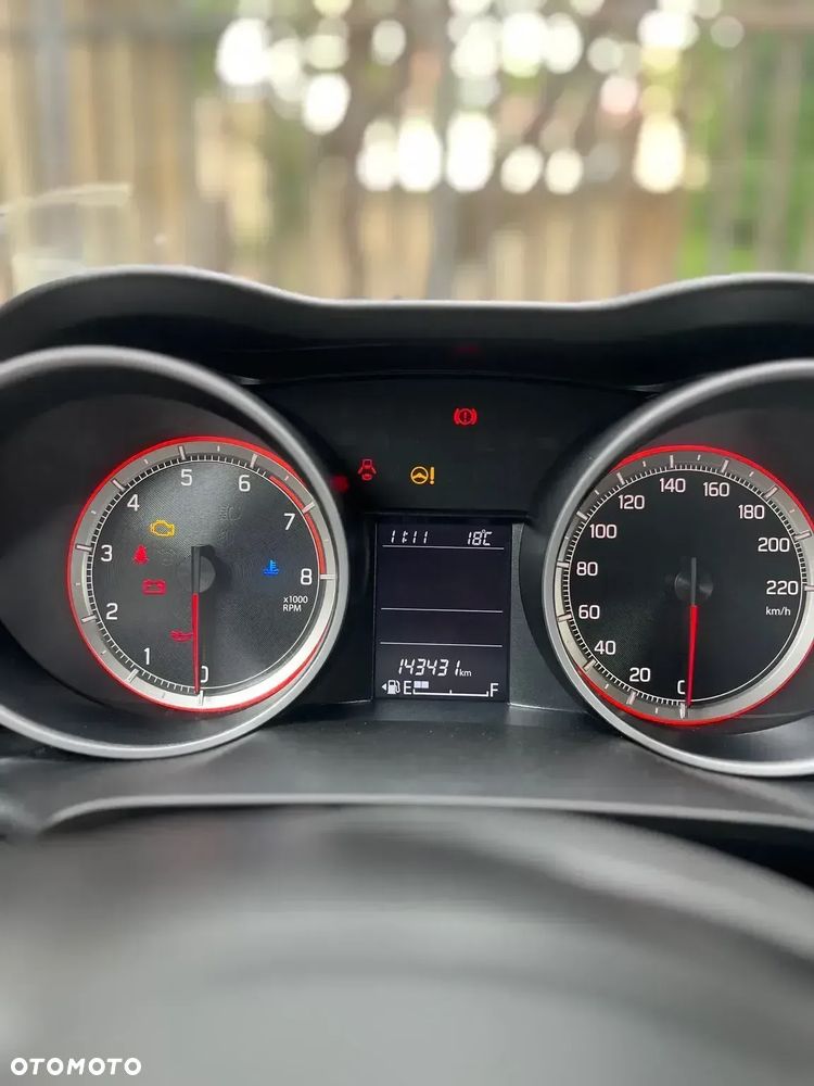 Suzuki Swift 1.2 Premium Plus - 2
