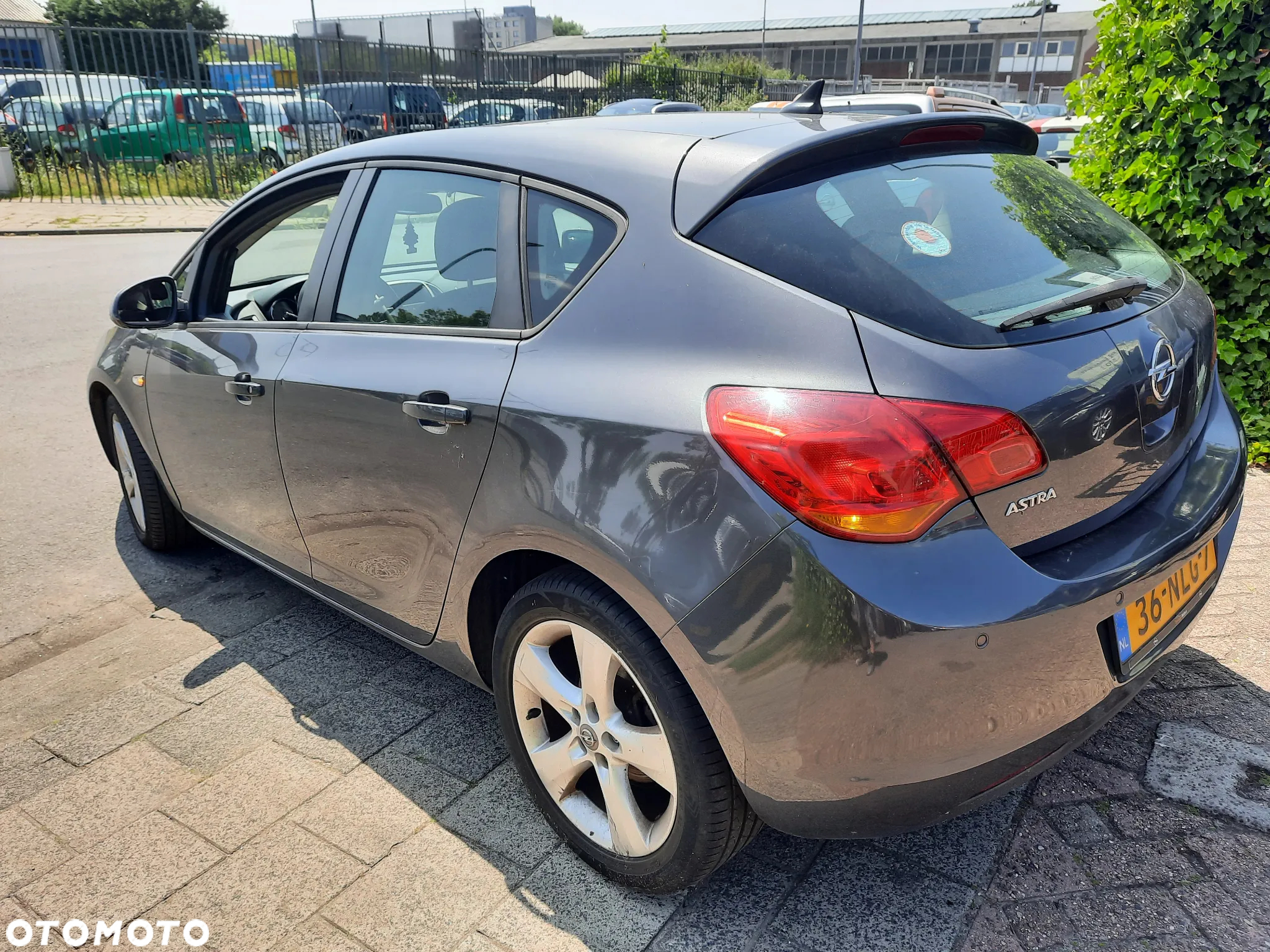 Opel Astra 1.6 Caravan Easytronic Edition - 4