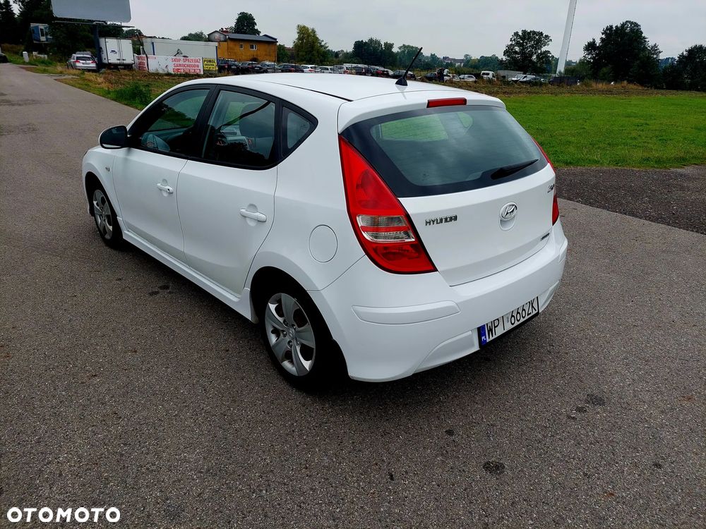Hyundai i30 1.6 CRDi Classic + EU5 - 4