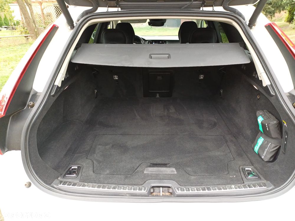 Volvo V90 D5 AWD Geartronic Momentum Pro - 19