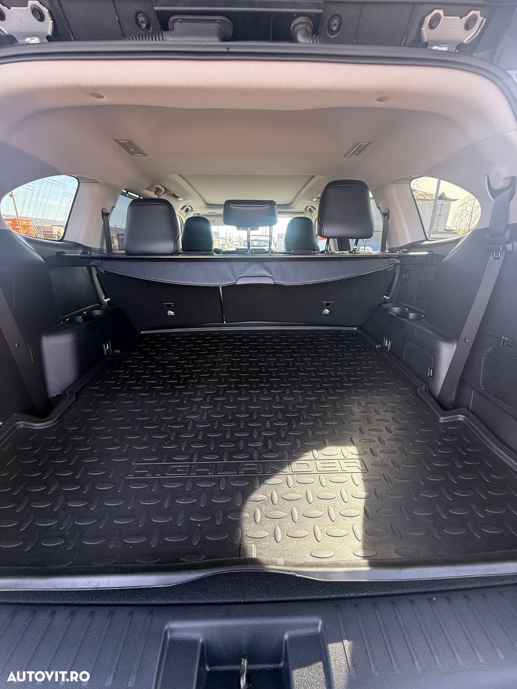 Toyota Highlander 2.5 Hybrid Luxury - 23