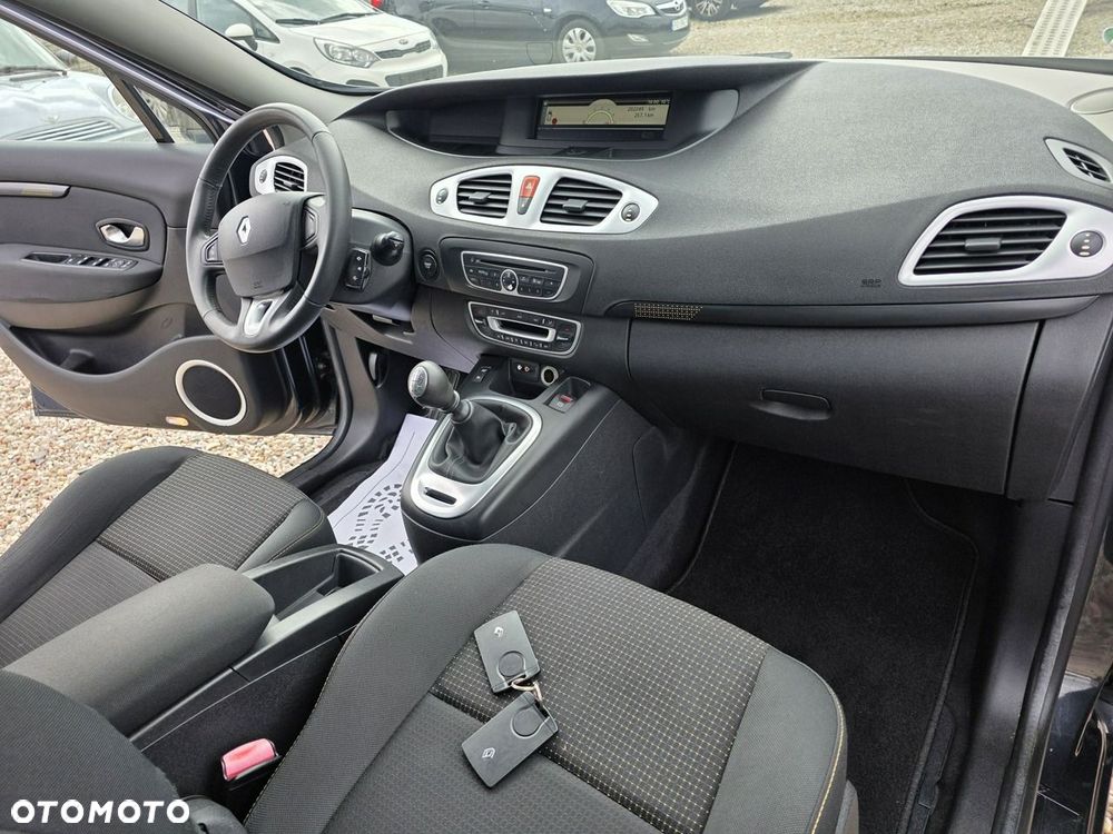 Renault Scenic dCi 110 LIMITED - 29