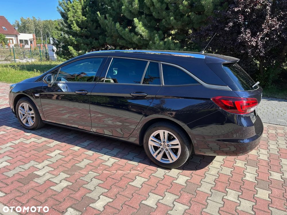 Opel Astra V 1.6 CDTI Dynamic S&S - 3