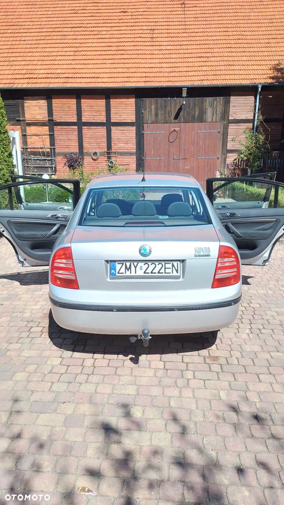 Skoda Superb 2.8 V6 Classic - 14