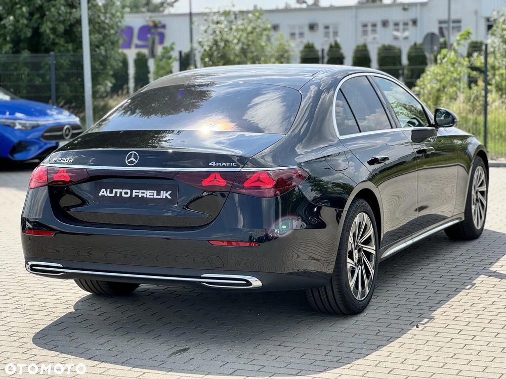 Mercedes-Benz Klasa E 220 d mHEV 4-Matic Exclusive 9G-Tronic - 10