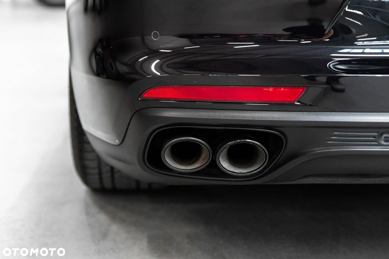 Porsche Panamera - 18