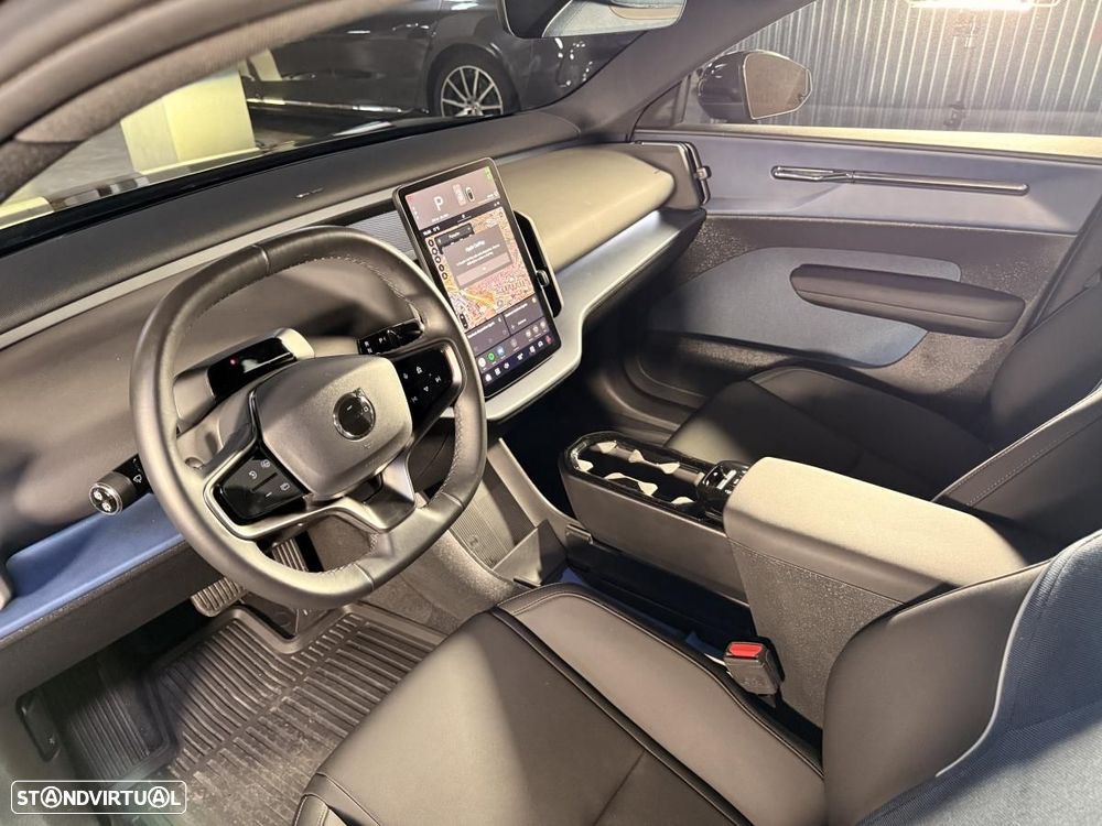 Volvo EX30 Single Motor Extended Range RWD Ultra - 16