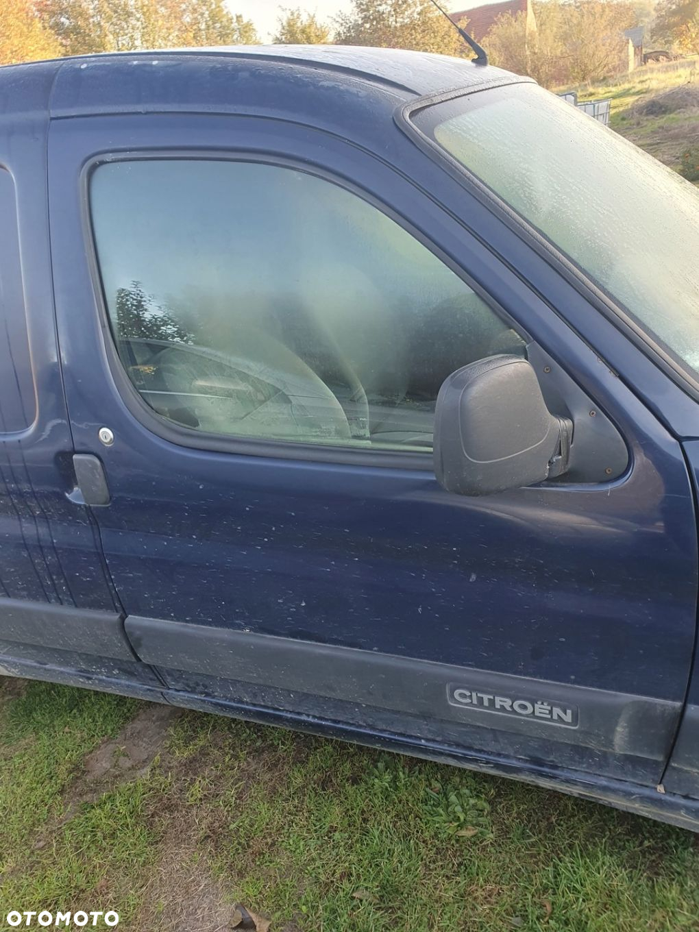 szyba z drzwi przednich lewe przód CITROEN BERLINGO I 1 98-01 1,9 KNC - 15