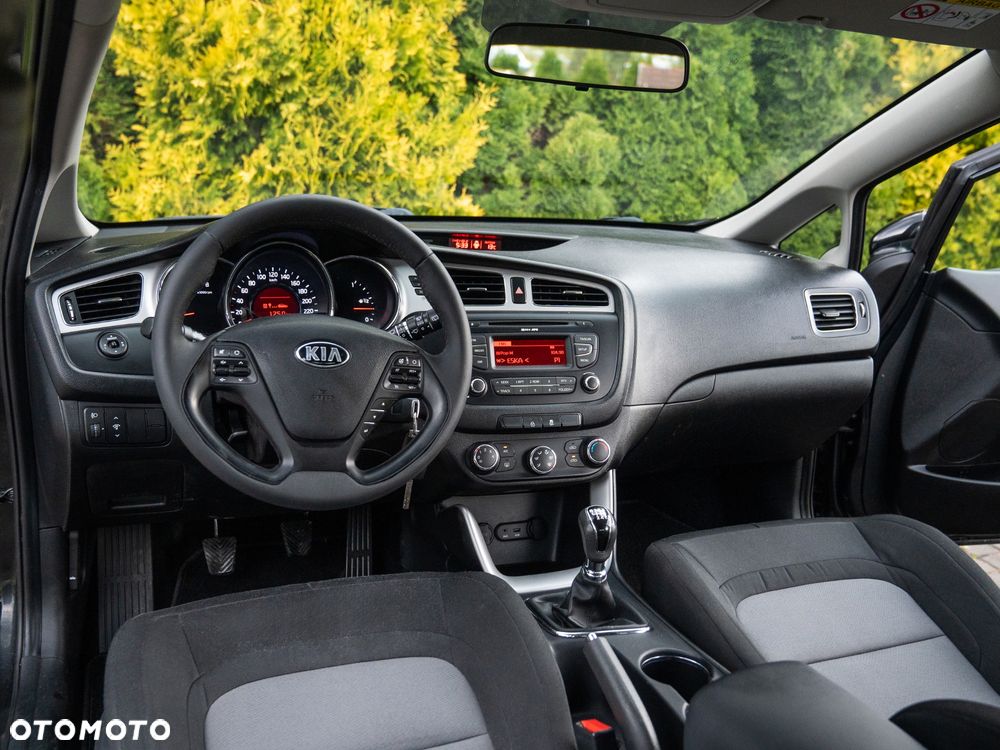 Kia Ceed 1.6 GDI Spirit - 27