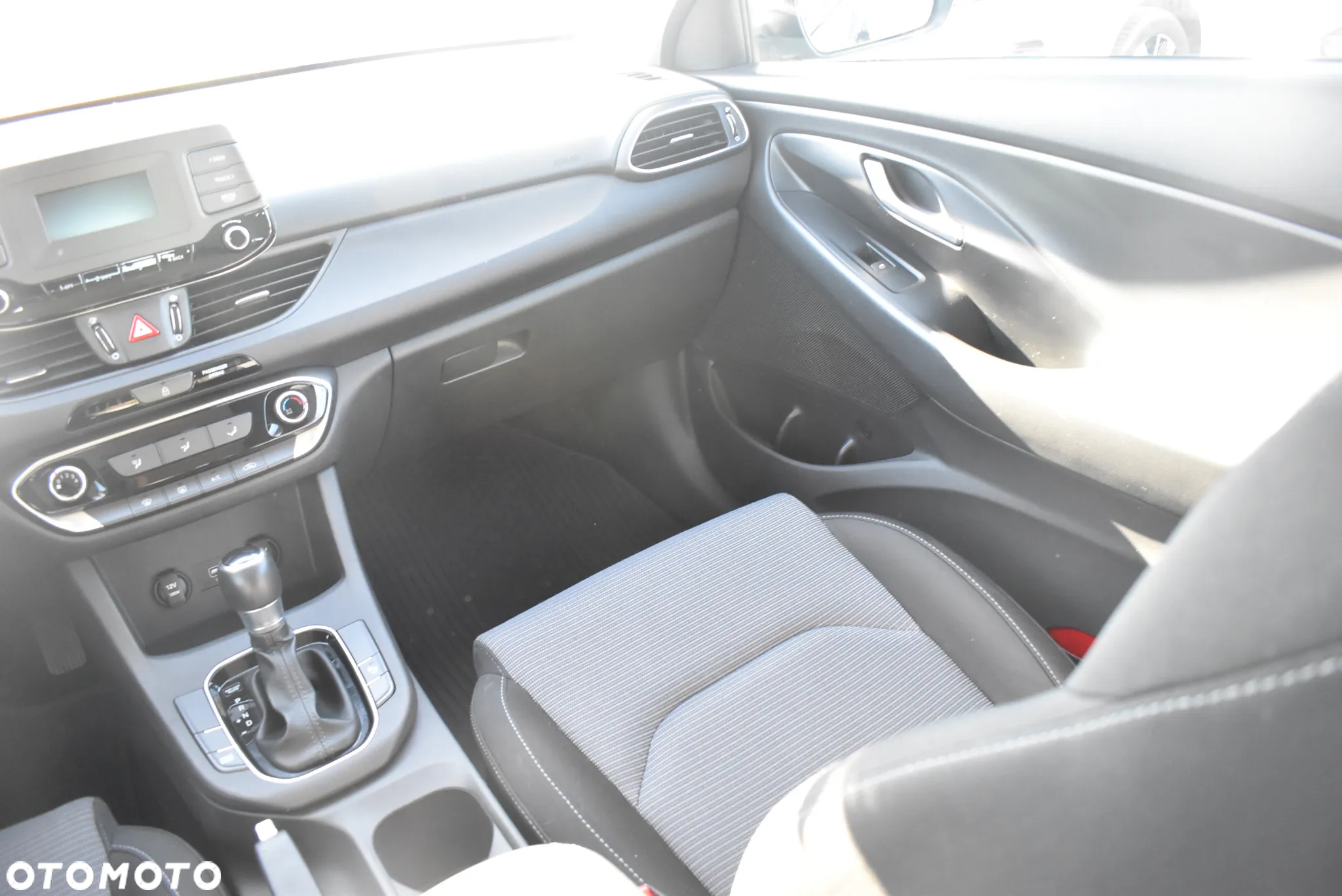 Hyundai i30 1.6 D Classic + DCT - 20