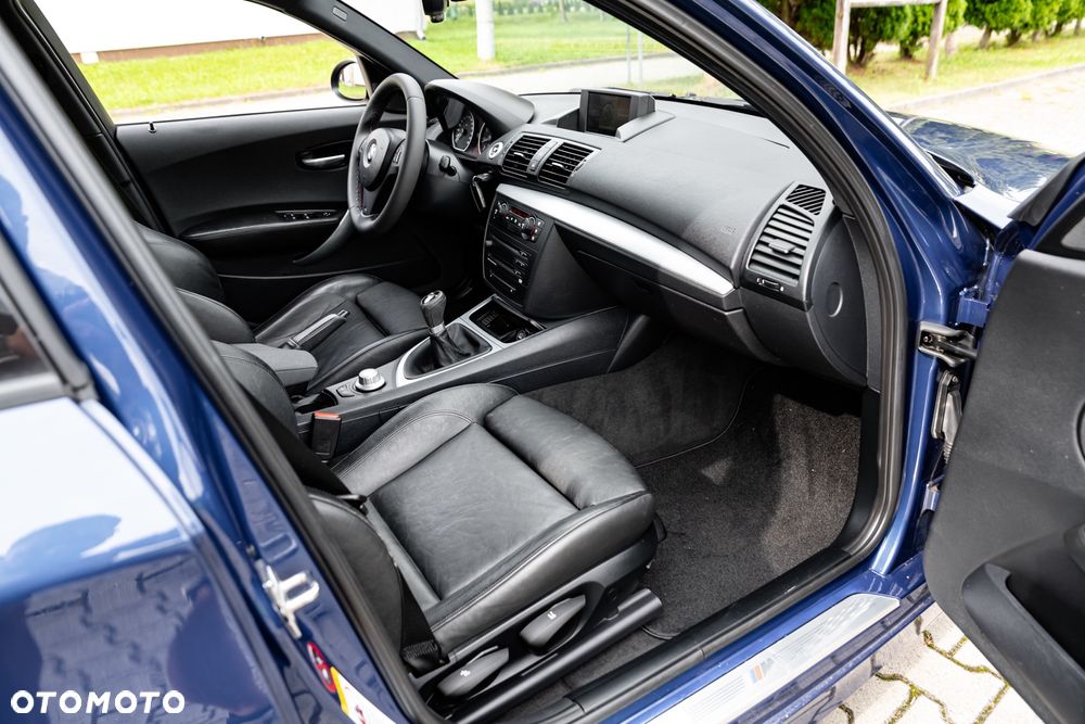 BMW Seria 1 130i - 22