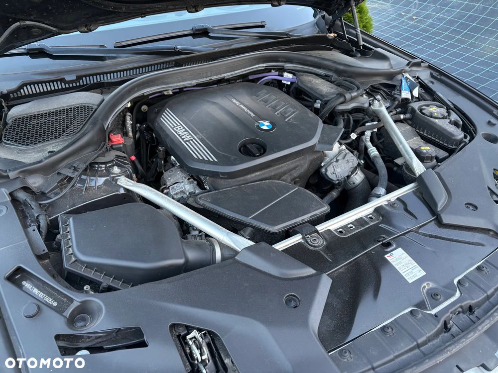 BMW Seria 5 520d Touring Luxury Line - 37