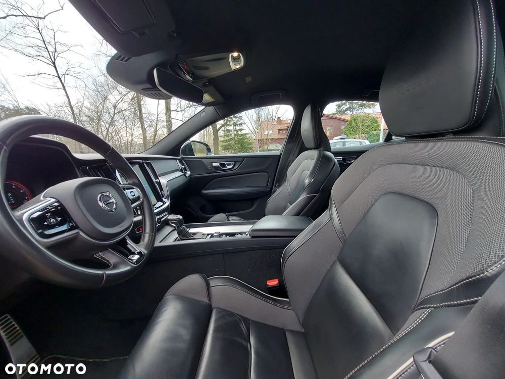 Volvo S60 T4 R-Design - 22