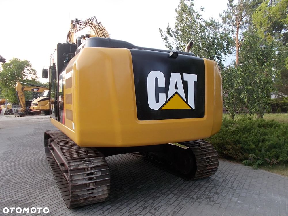 Caterpillar 323E - 3