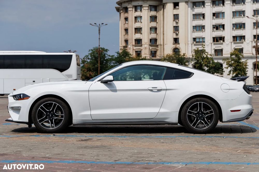 Ford Mustang - 16