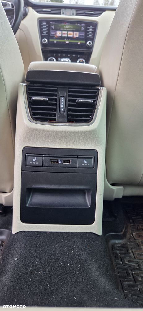 Skoda Octavia 2.0 TDI 4x4 Clever DSG - 8