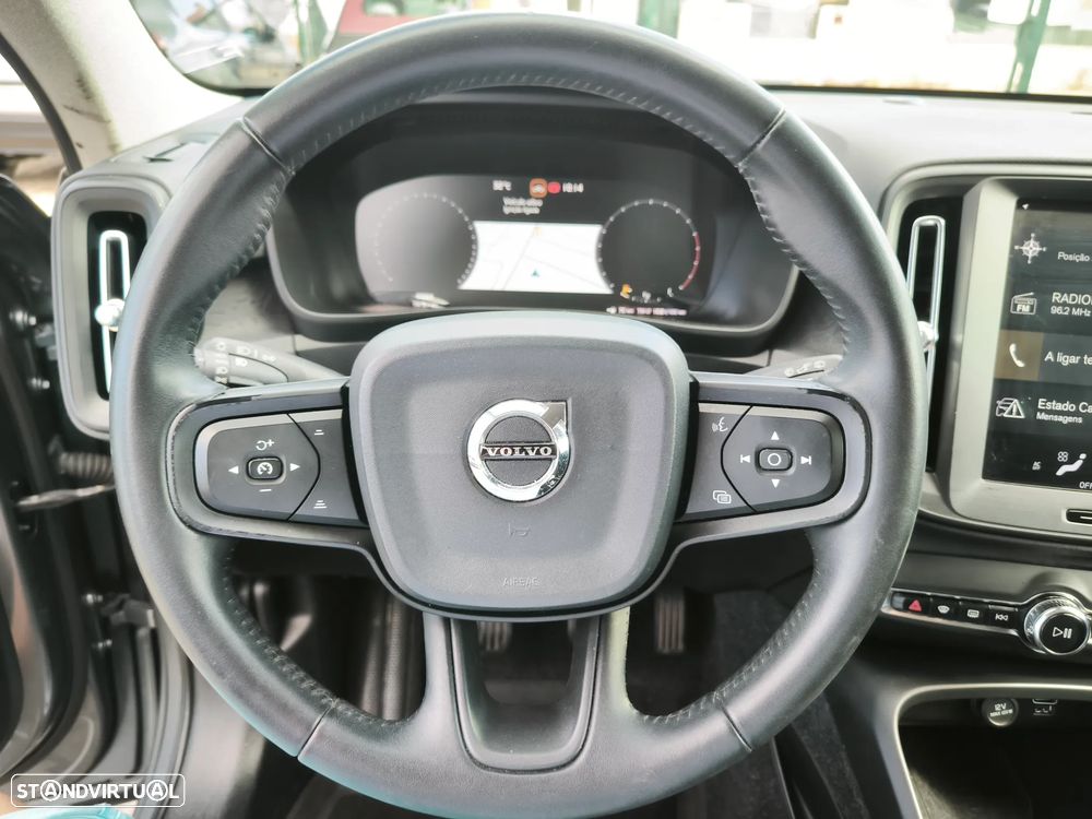Volvo XC 40 1.5 T3 Tech Edition - 21