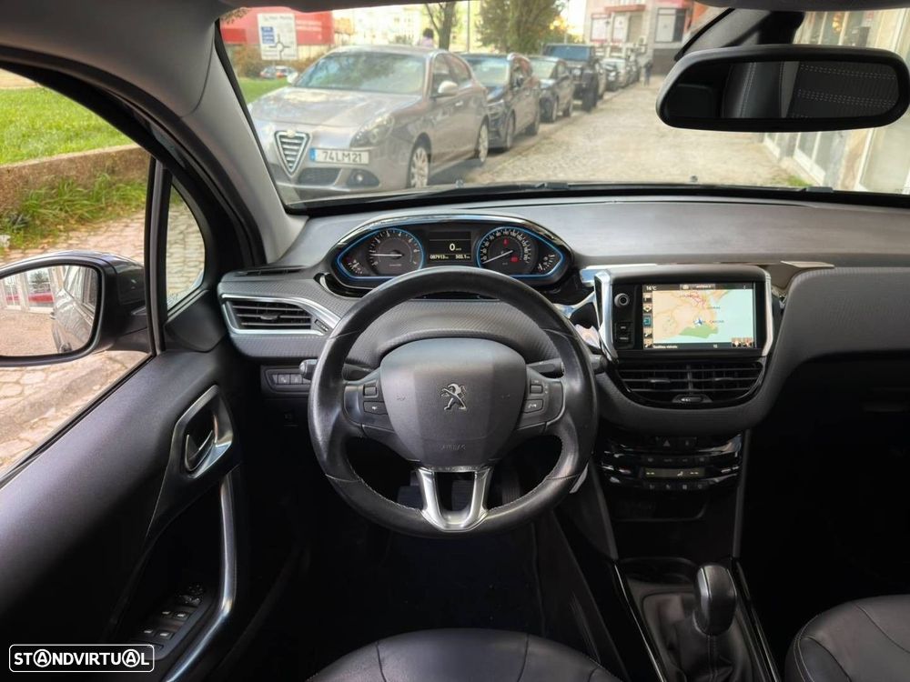 Peugeot 2008 1.2 PureTech Allure - 14