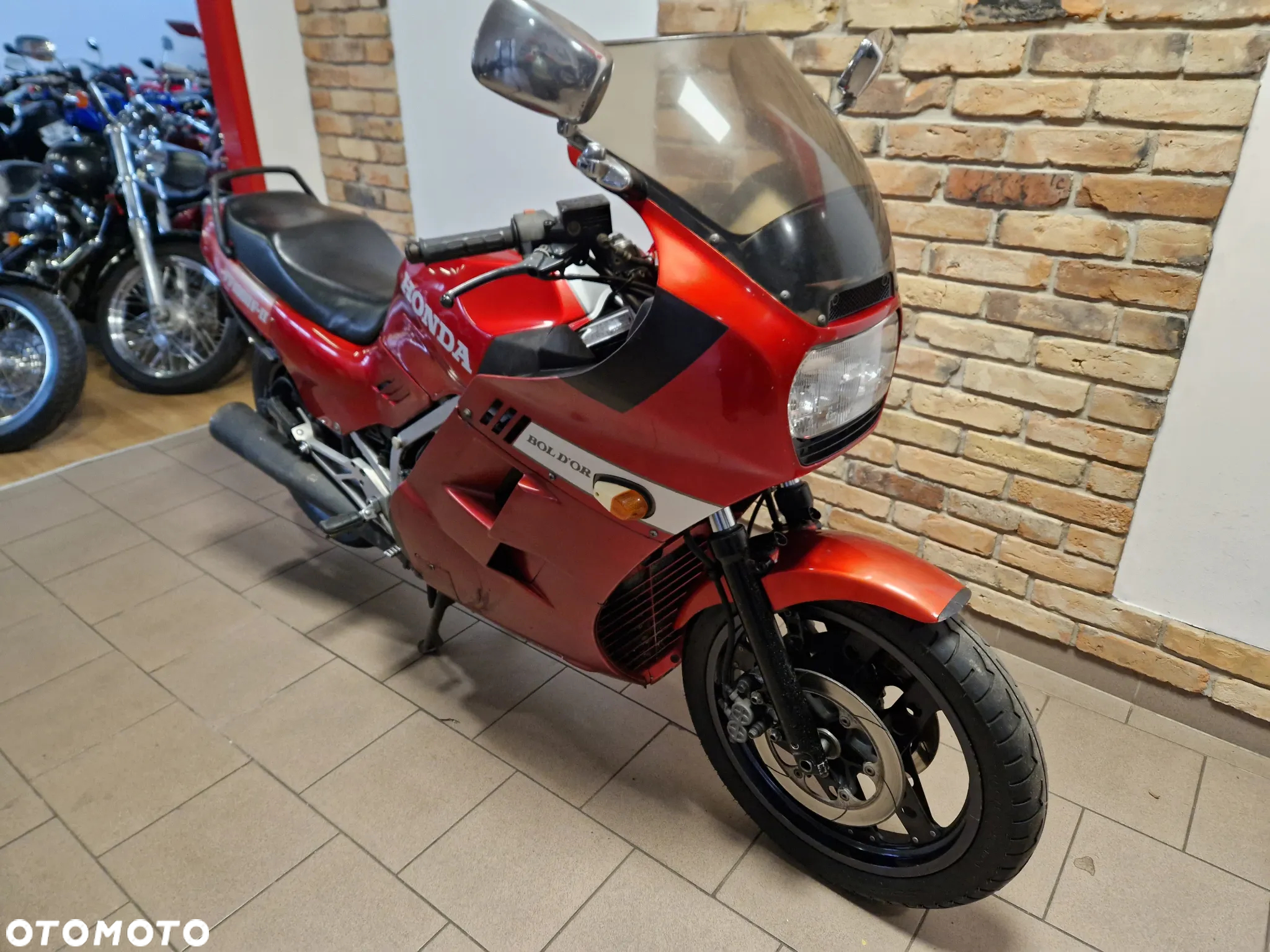 Honda VF - 19