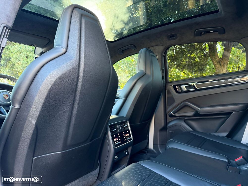 Porsche Cayenne Coupé E-Hybrid Platinum Edition - 20