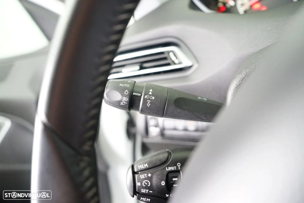 Peugeot 308 SW 1.2 PureTech Allure Pack - 22