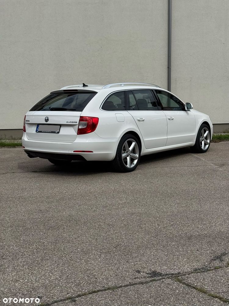 Skoda Superb 2.0 TDI Elegance DSG - 4