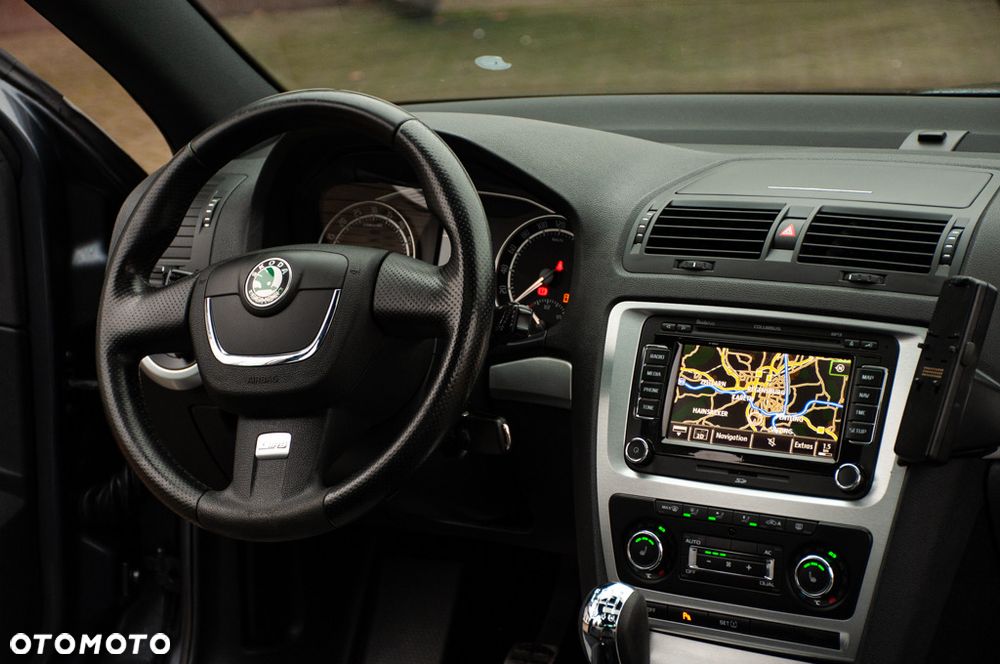 Skoda Octavia 2.0 TDI DPF RS - 32