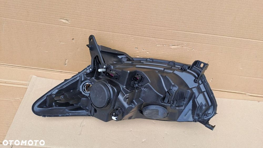 RENAULT CAPTUR 13- PRAWA LAMPA PRZÓD 130702444900 UŻYWANA CIEMNA - 5