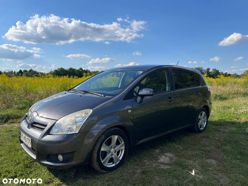 Toyota Corolla Verso 2.2 D-4D - 1