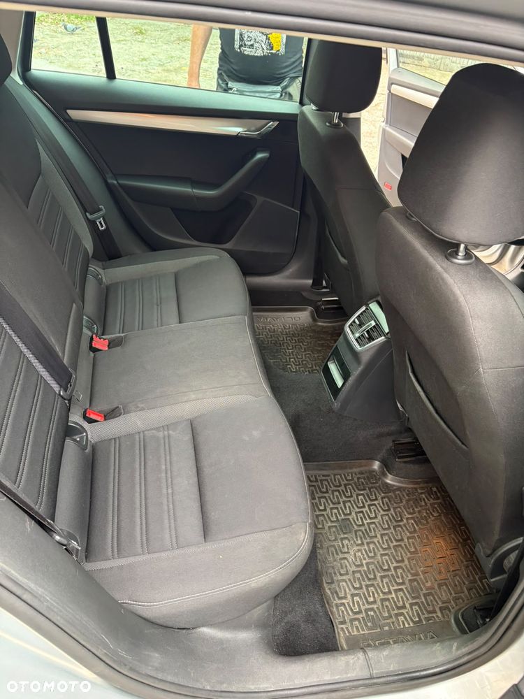 Skoda Octavia 1.6 TDI Style DSG - 10