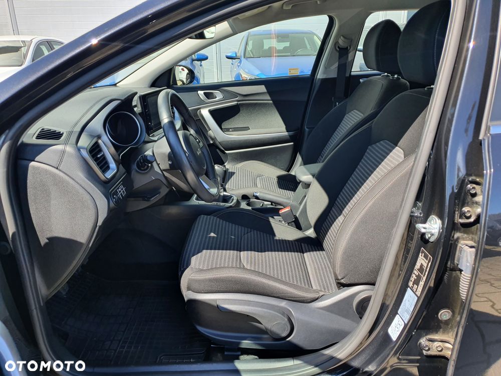 Kia Ceed 1.5 T-GDI M - 26