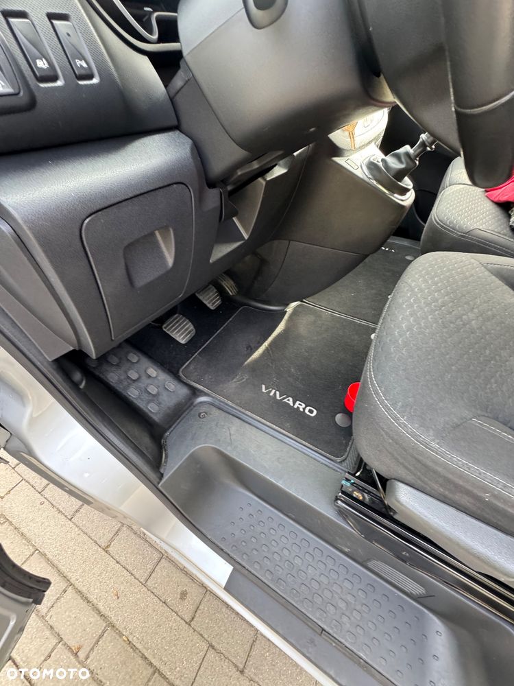 Opel Vivaro - 10