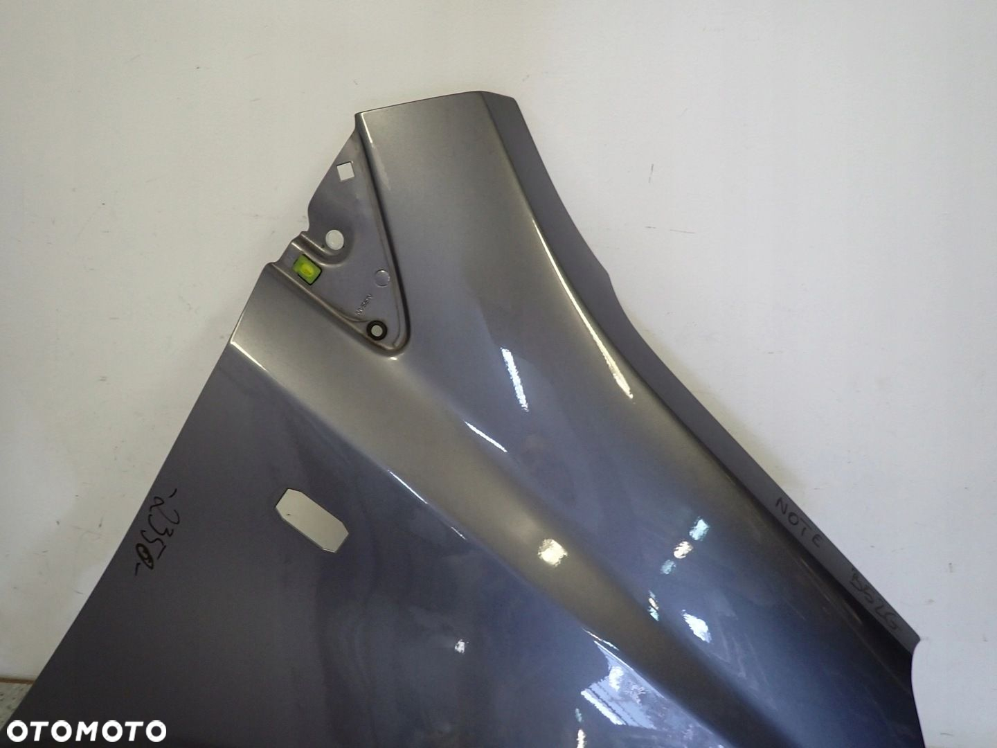 NISSAN NOTE E11 06-12 BŁOTNIK PRZEDNI PRAWY B52 - 4